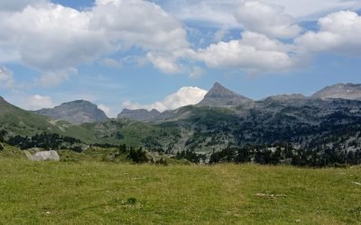 Bonjour à tous, super cadeau aujourd’hui, après une journée de plus de 8 h de marches, les hautes montagnes de Béarn m’accueillent avec une vue superbe sur le pic d’Anie, bises Thierry