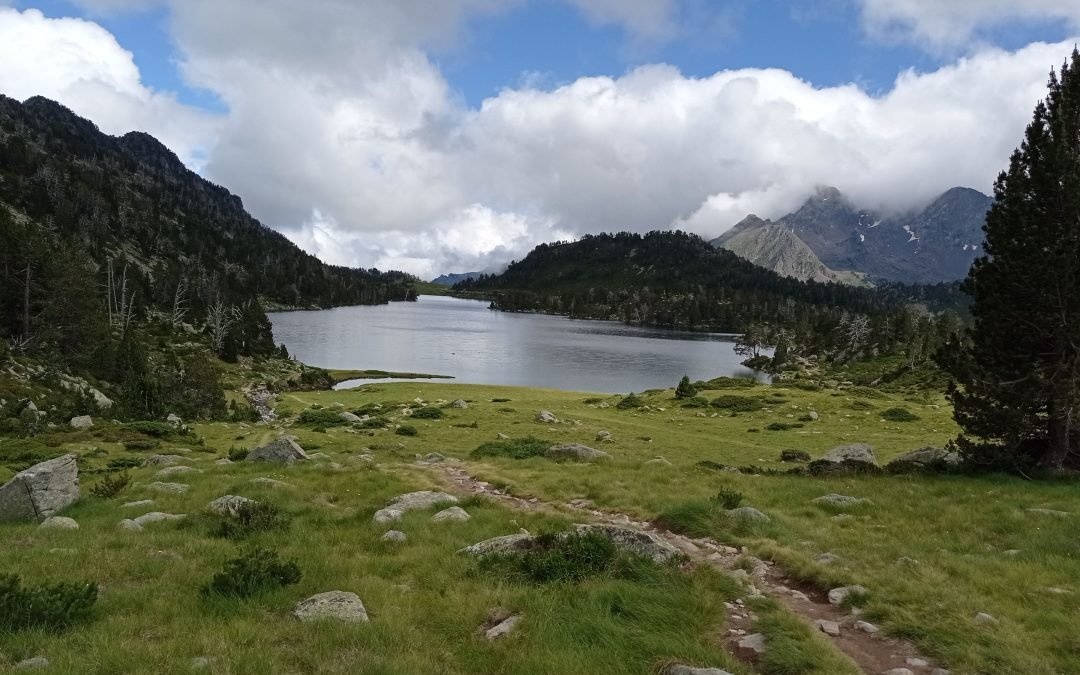Bonjour à tous, une belle image de cette belle réserve naturelle du Néouvielle créé en 1935…La Beauté Extérieure reflète notre Beauté Intérieure… Bises Thierry