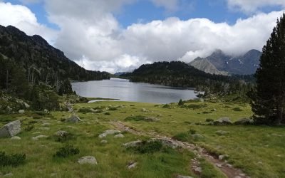 Bonjour à tous, une belle image de cette belle réserve naturelle du Néouvielle créé en 1935…La Beauté Extérieure reflète notre Beauté Intérieure… Bises Thierry