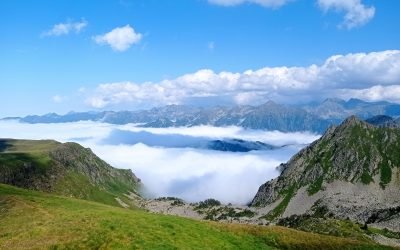 Bonjour à tous, presque 5 semaines de randonnée dans les montagnes, et me voilà à l’entrée des Pyrénées orientales, je quitte l’Ariège terre courage où les dénivelés sont impressionnants…que me réserve les montagnes orientales ? Bises Thierry